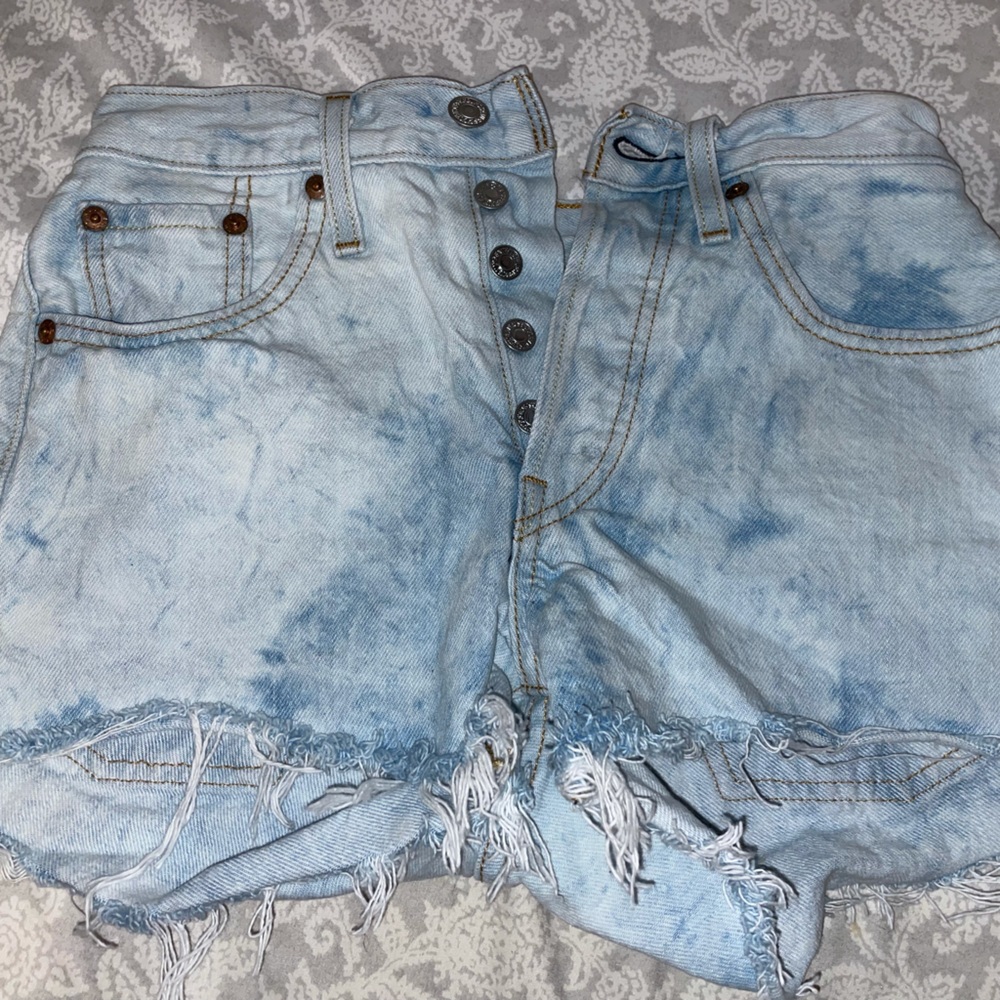 levis high waisted denim shorts